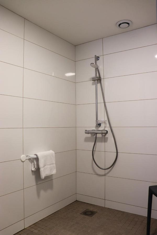 Lemand Lyon Est - Hotel 2*