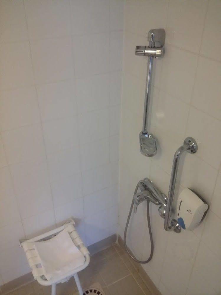 Hotel Lemand Lyon Est -