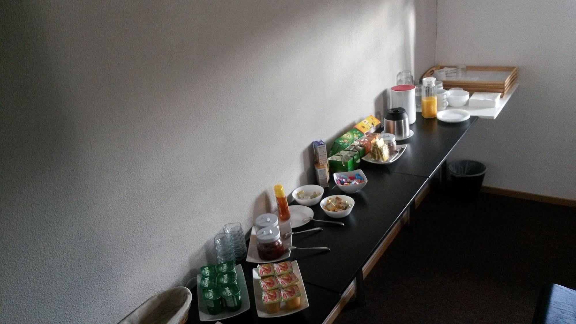 Hotel Lemand Lyon Est - 2*
